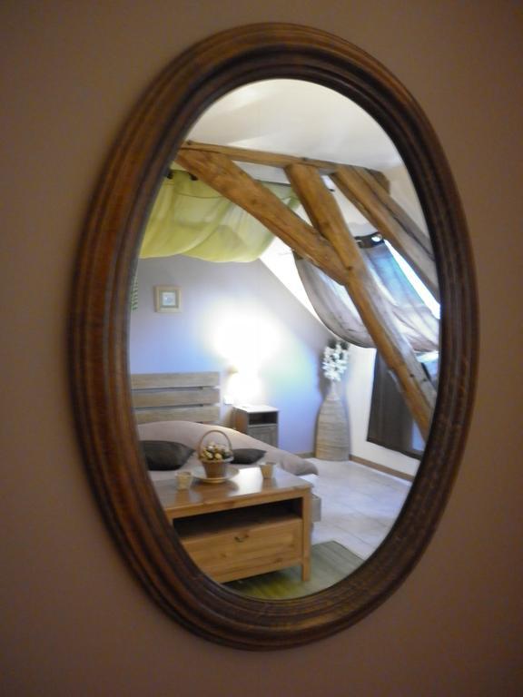 La Chartreuse Hotel Poilly-sur-Tholon Szoba fotó